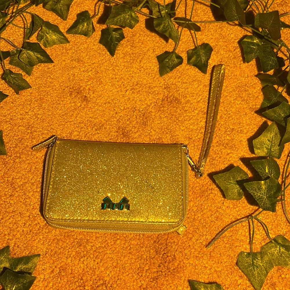 sliver/gray sparkly wallet
